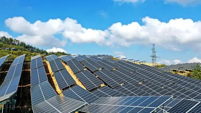 Glass futures prices have surged by 63% this year, driving performance improvements in the glass sec