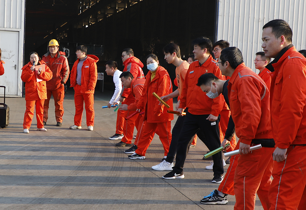 中铁山桥（南通）有限公司组织开展迎新年职工长跑接力比赛(图1)