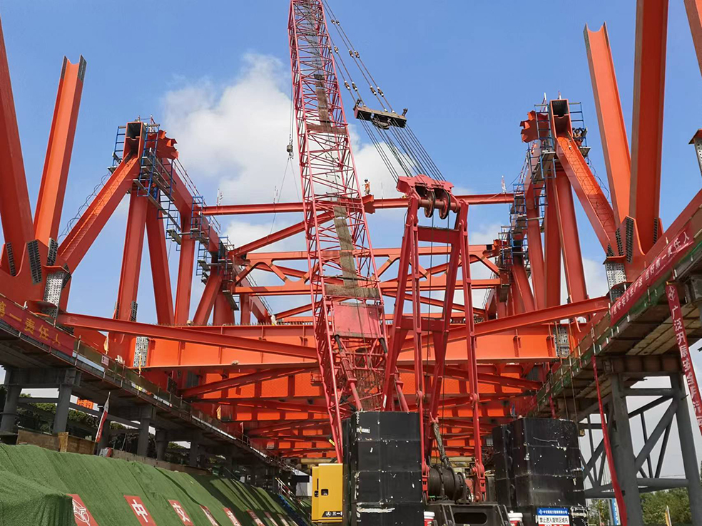 【一切工作到项目】集团公司总工程师胡广瑞到焦港大桥项目部开展安全检查(图1)