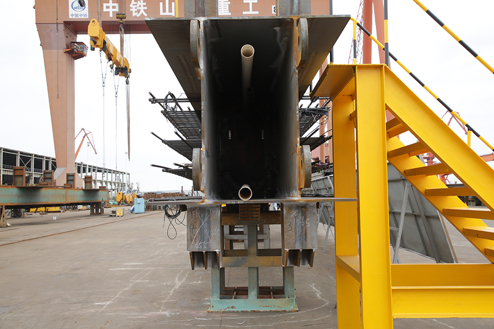 就在今天！世界第一跨——张靖皋长江大桥南航道桥南锚碇地连墙试验段首段成功发运！(图2)