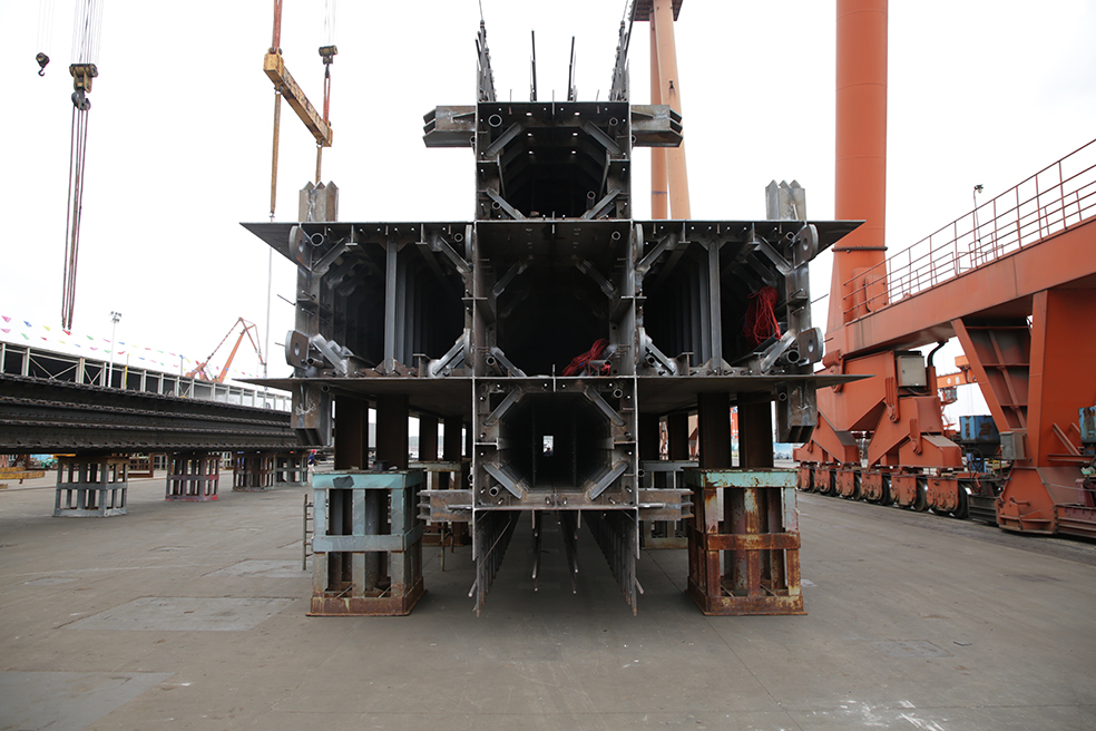 就在今天！世界第一跨——张靖皋长江大桥南航道桥南锚碇地连墙试验段首段成功发运！(图3)