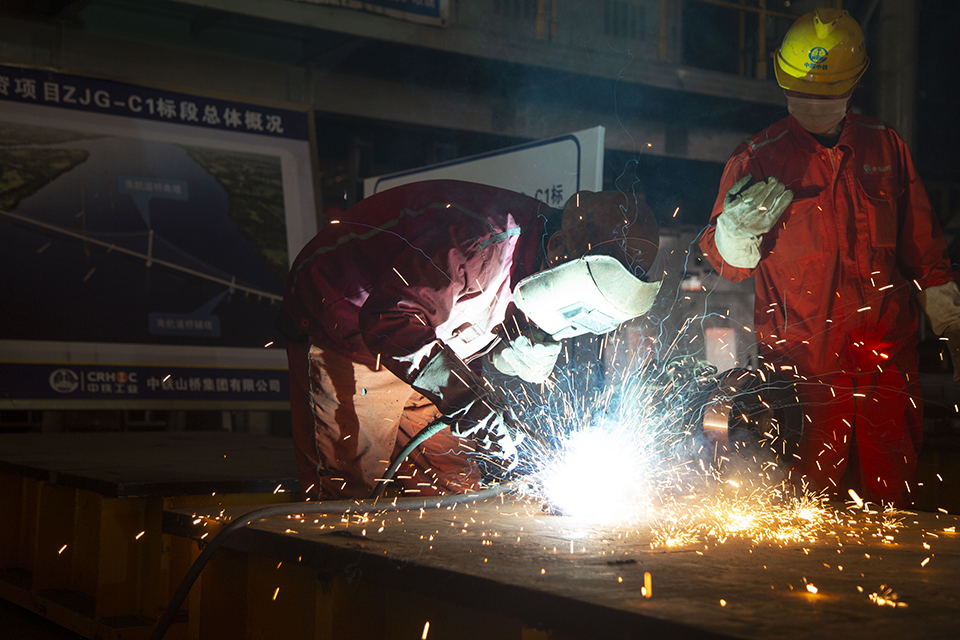 世界级工程山桥造！张靖皋长江大桥ZJG-C1标段钢塔制造正式开工！(图3)