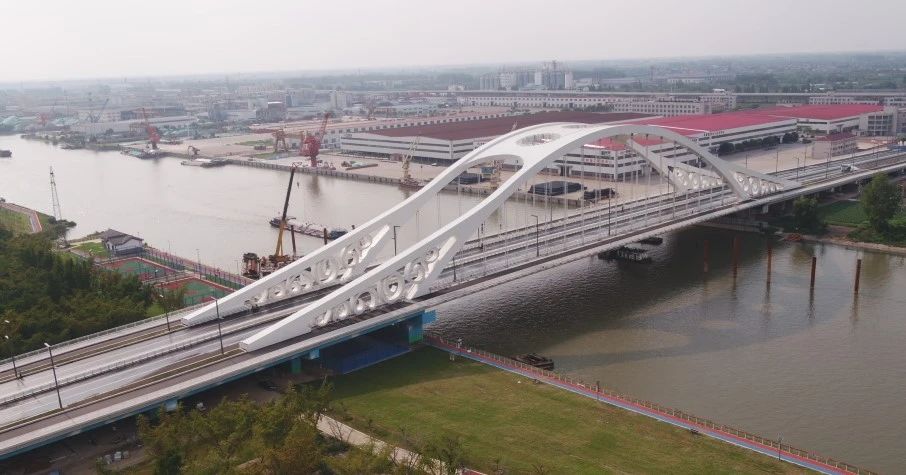 南通公司参建的青年路北延新通扬运河桥正式通车(图1)