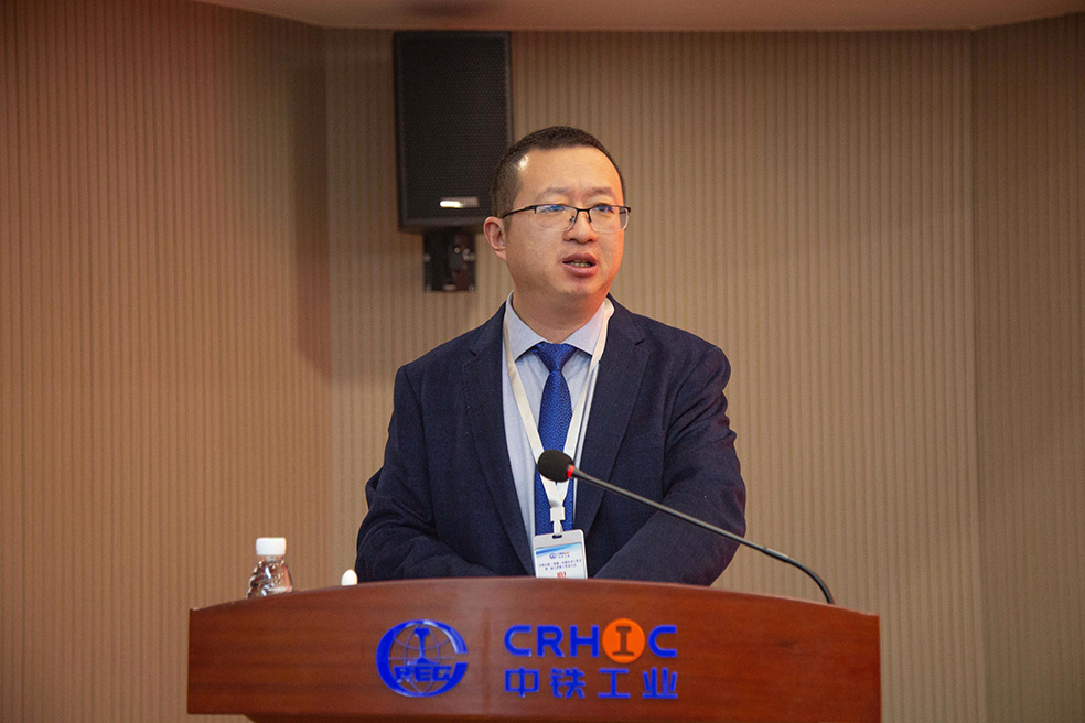 中铁山桥南通公司2023年工作会暨三届六次职工代表大会隆重召开(图4)