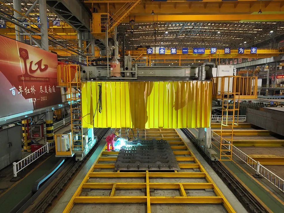 顺利通过！张靖皋长江大桥ZJG-C1标钢主塔立式预拼装专项方案通过专家评审！(图3)