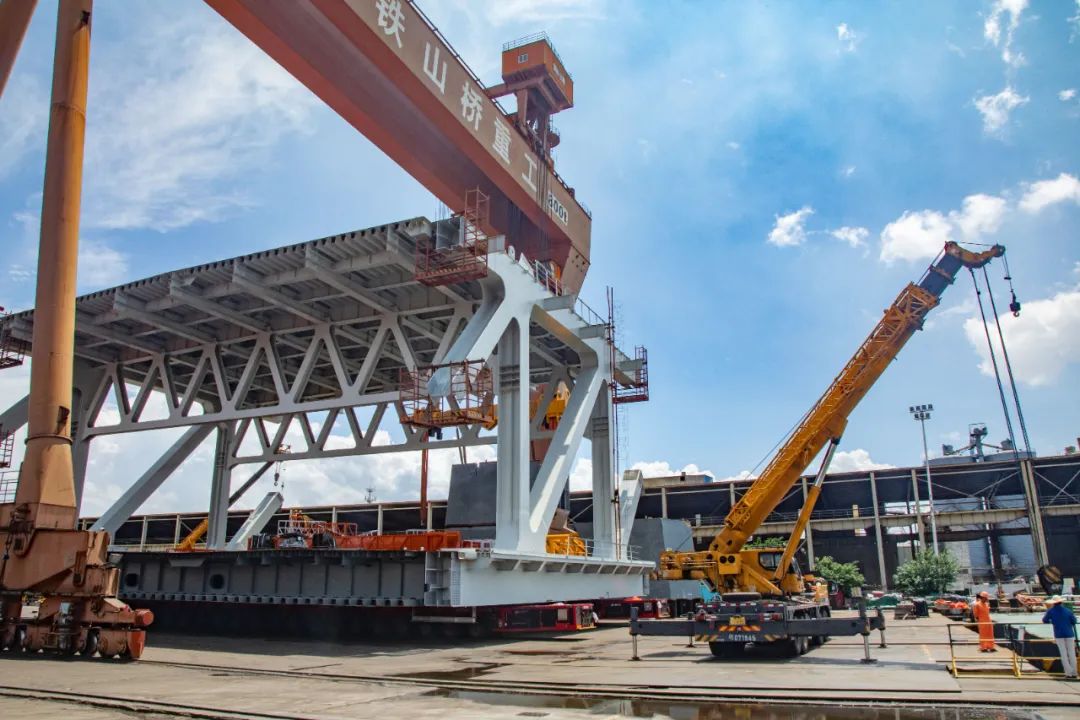 常泰长江大桥丨以毫米级精度锻造里程碑工程(图1)