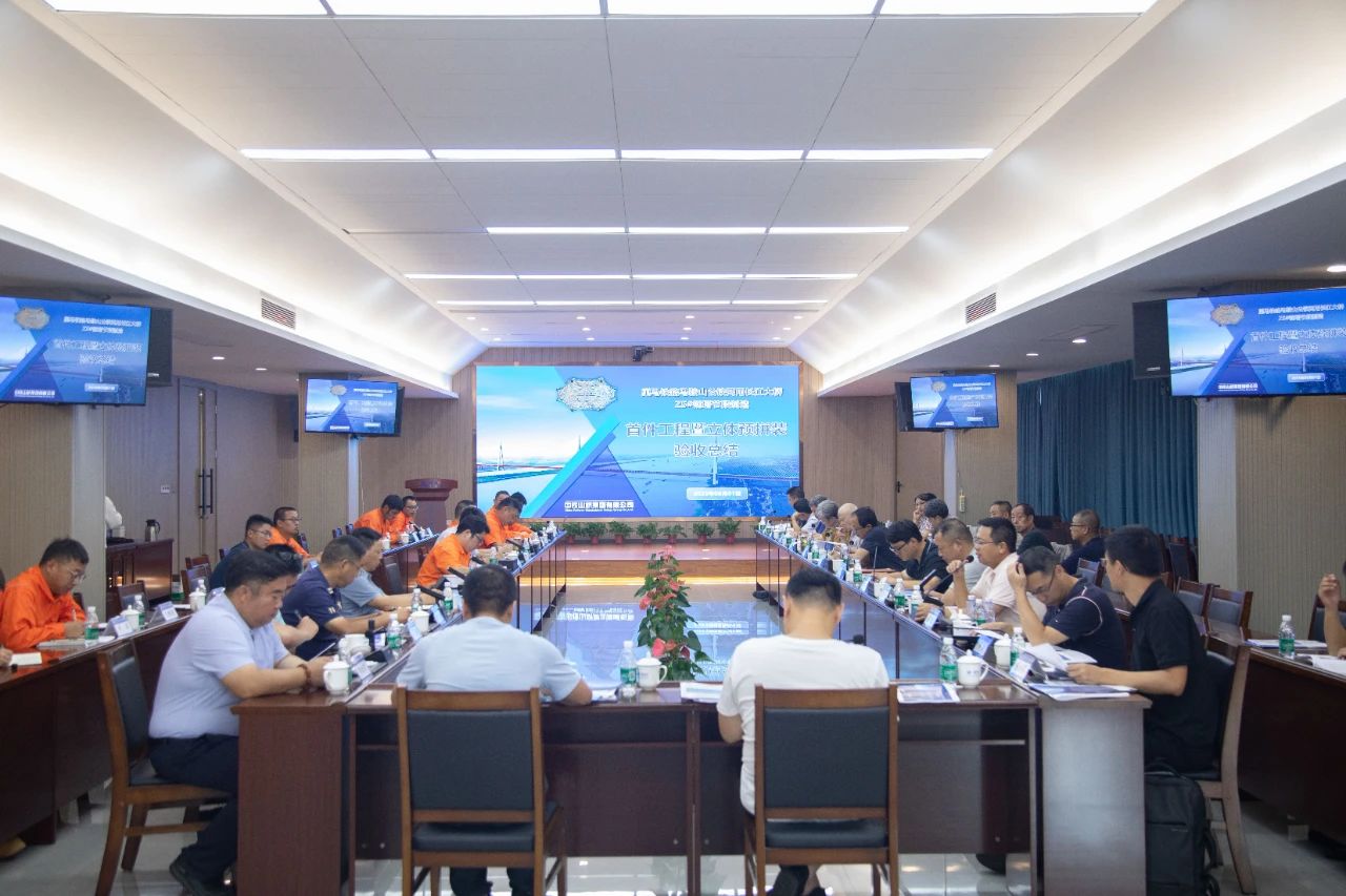 巢马铁路CMSG-2标Z5号墩首轮钢塔制造通过验收(图1)