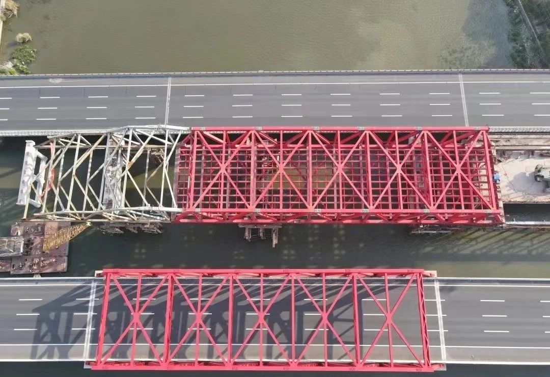 沪宁高速公路跨青阳港大桥全幅开放通车(图3)