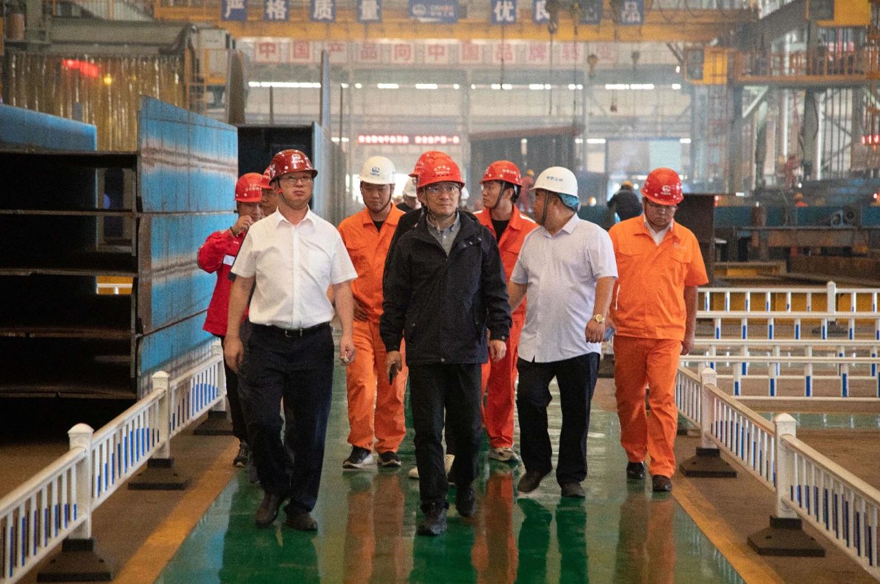 宁安铁路有限公司巢马长江大桥指挥部领导到中铁山桥南通公司检查指导(图1)