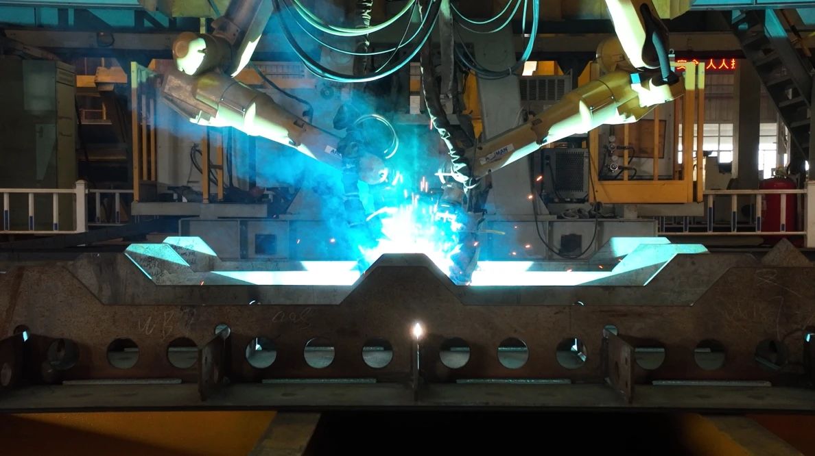 张靖皋长江大桥南锚碇地连墙现场安装全部完成(图2)