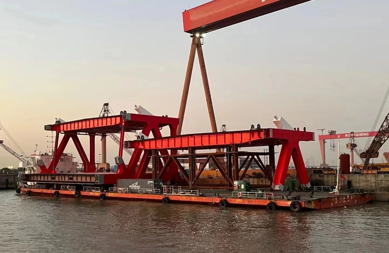 以学促干当先锋丨G3铜陵长江公铁大桥北岸首节段钢桁梁成功发运(图2)