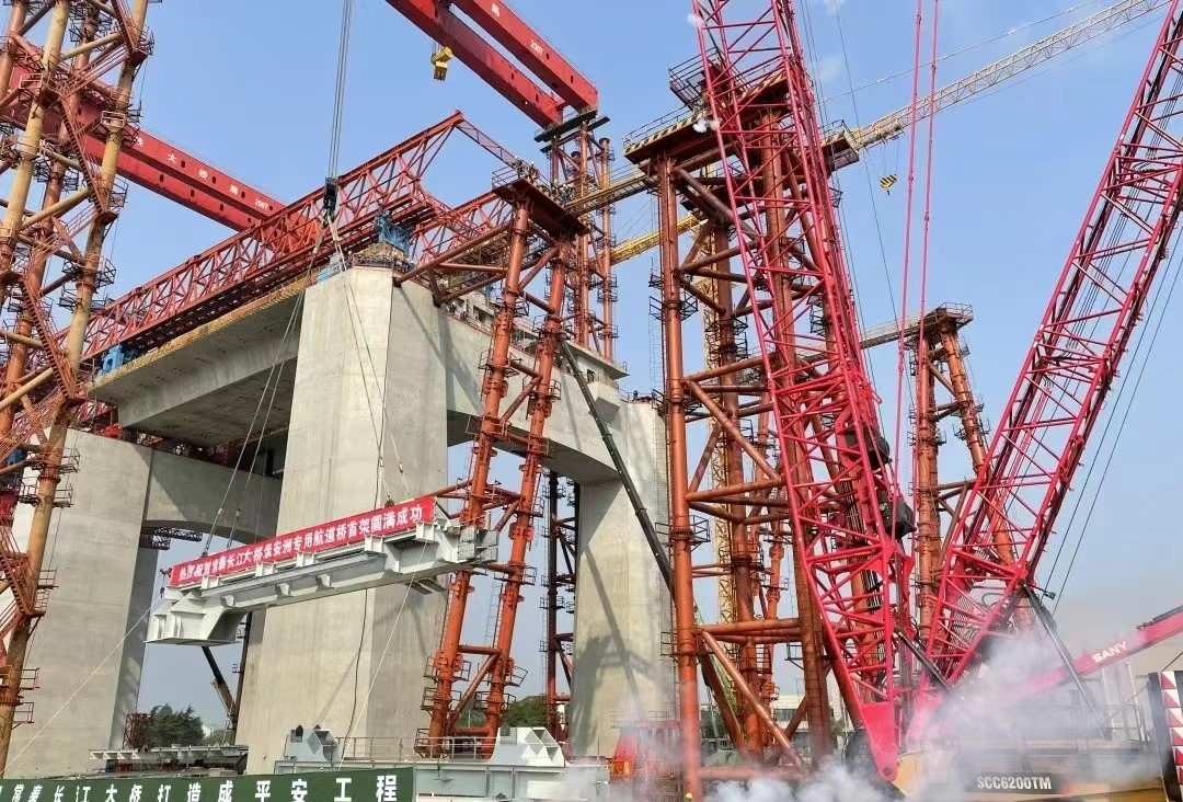 项目年底收官战丨常泰长江大桥录安洲专用航道桥成功合龙(图3)