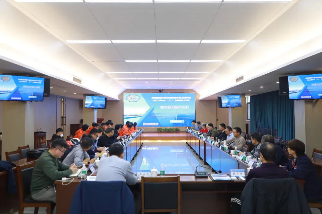 巢马城际铁路马鞍山公铁两用长江大桥钢梁节段首轮总拼通过验收(图1)