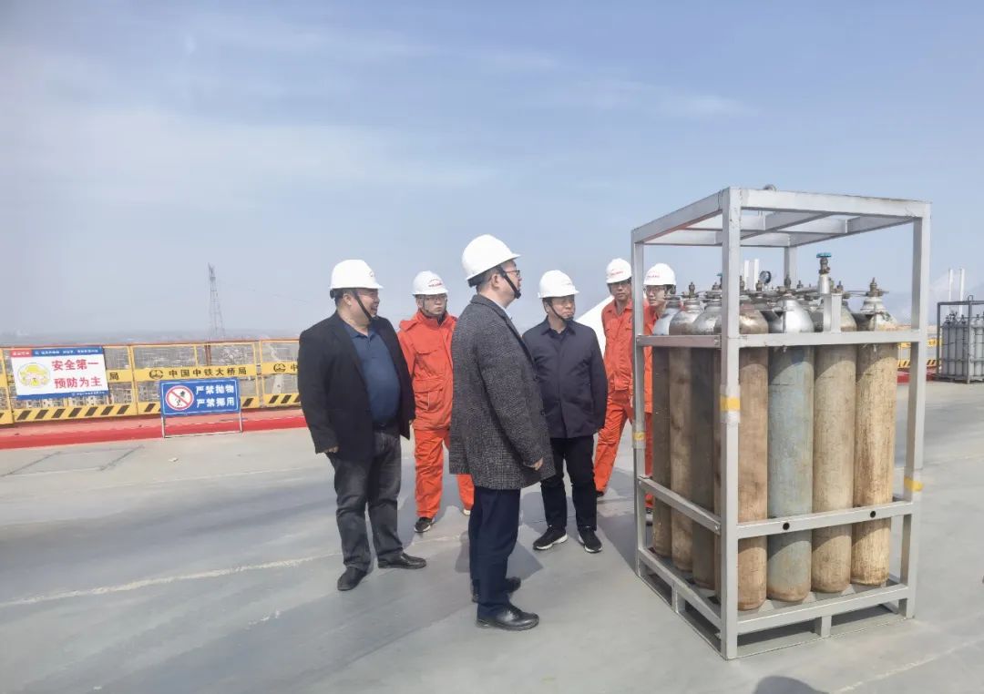 曹东威到G3铜陵长江公铁大桥开展节后复工复产安全检查(图2)