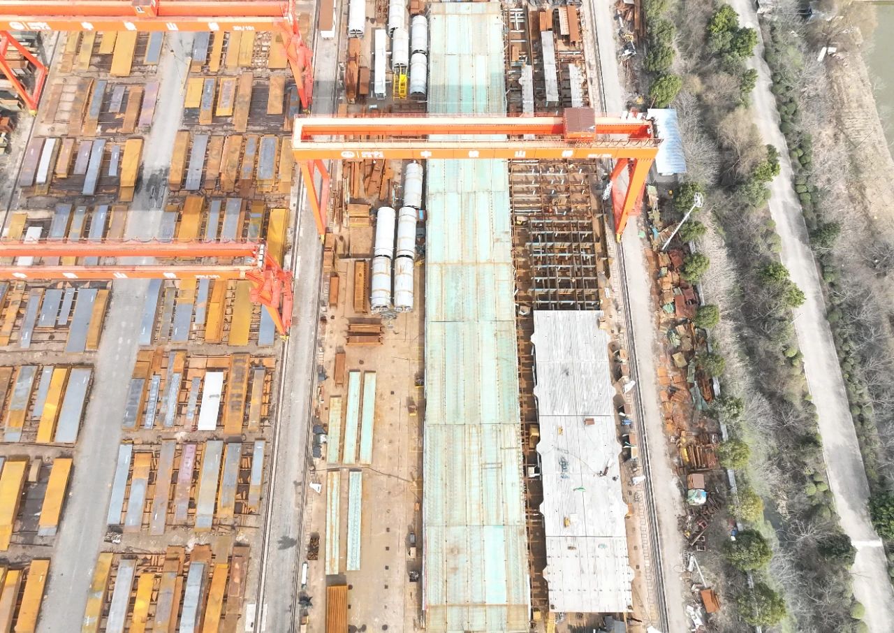 喜迎百卅丨长深高速盐河大桥（左幅）钢箱梁预拼装通过验收(图2)