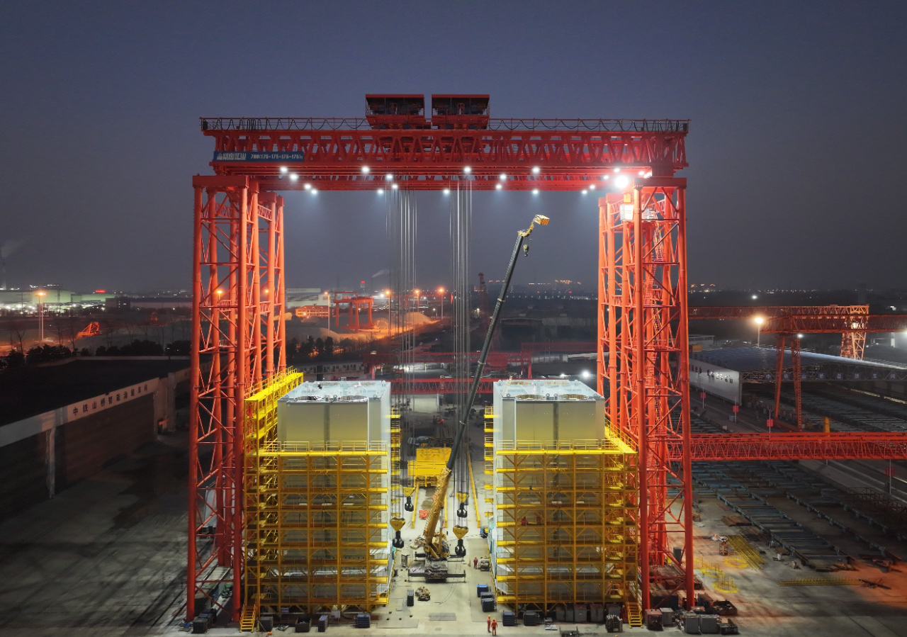 张靖皋长江大桥主塔节段制造首件工程暨首轮立式预拼装通过验收(图2)