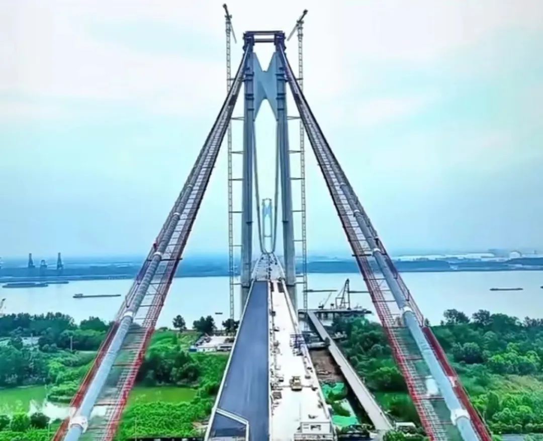 南京仙新路过江通道工程B6标钢鞍罩桥位连接专项施工方案顺利通过评审(图2)