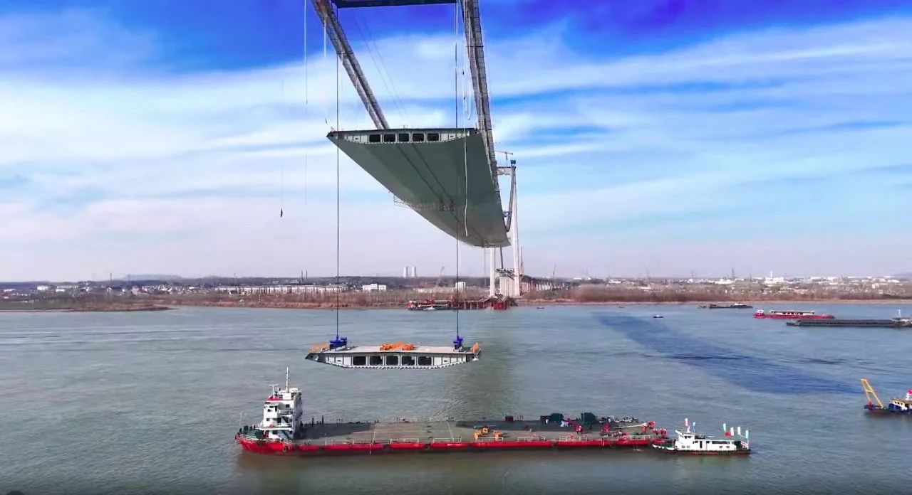 进入决胜阶段！龙潭长江大桥主桥合龙段成功发运(图2)