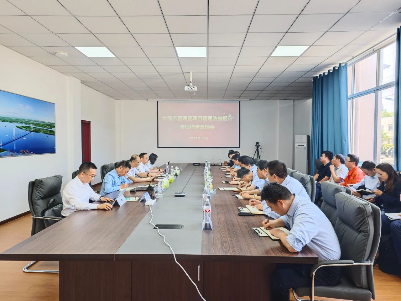中铁工业赴张靖皋长江大桥项目部开展2024年第一轮大商务管理暨项目效益提升专项督导检查(图1)