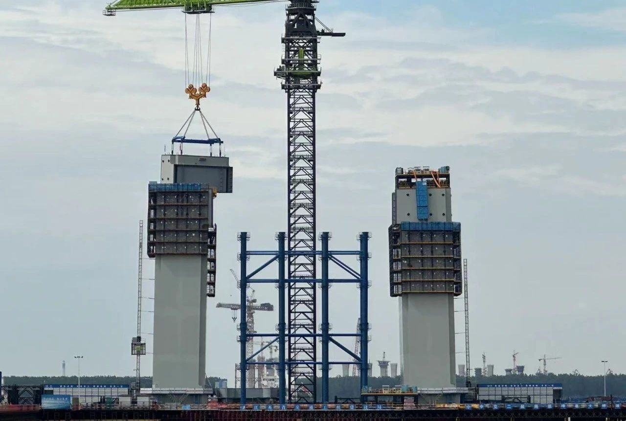 张靖皋长江大桥钢塔又双叒叕“长高”了(图3)