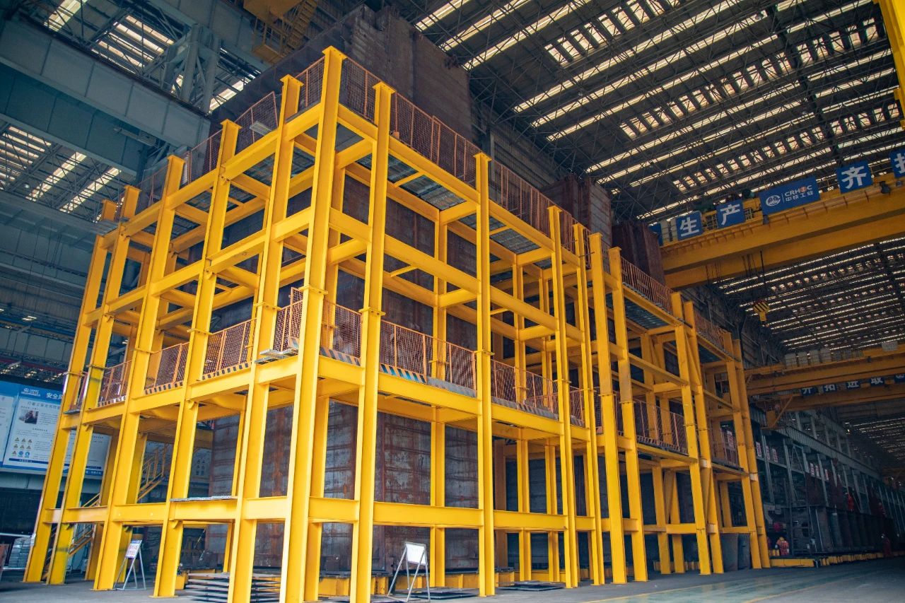 中国公路学会2023学术年会与会人员赴张靖皋长江大桥钢塔现场观摩(图2)