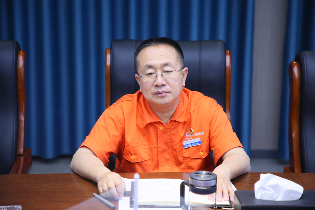 南通公司举行学习贯彻习近平新时代中国特色社会主义思想主题教育理论学习暨2023年中心组第三次集体学习会(图2)