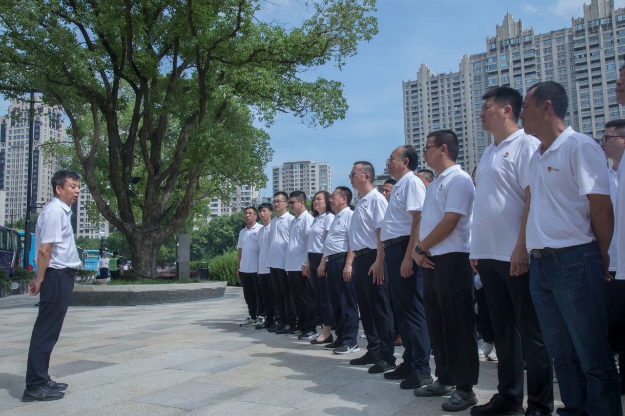 中铁山桥南通公司开展“红心领路 三峰领智”主题党日活动(图4)