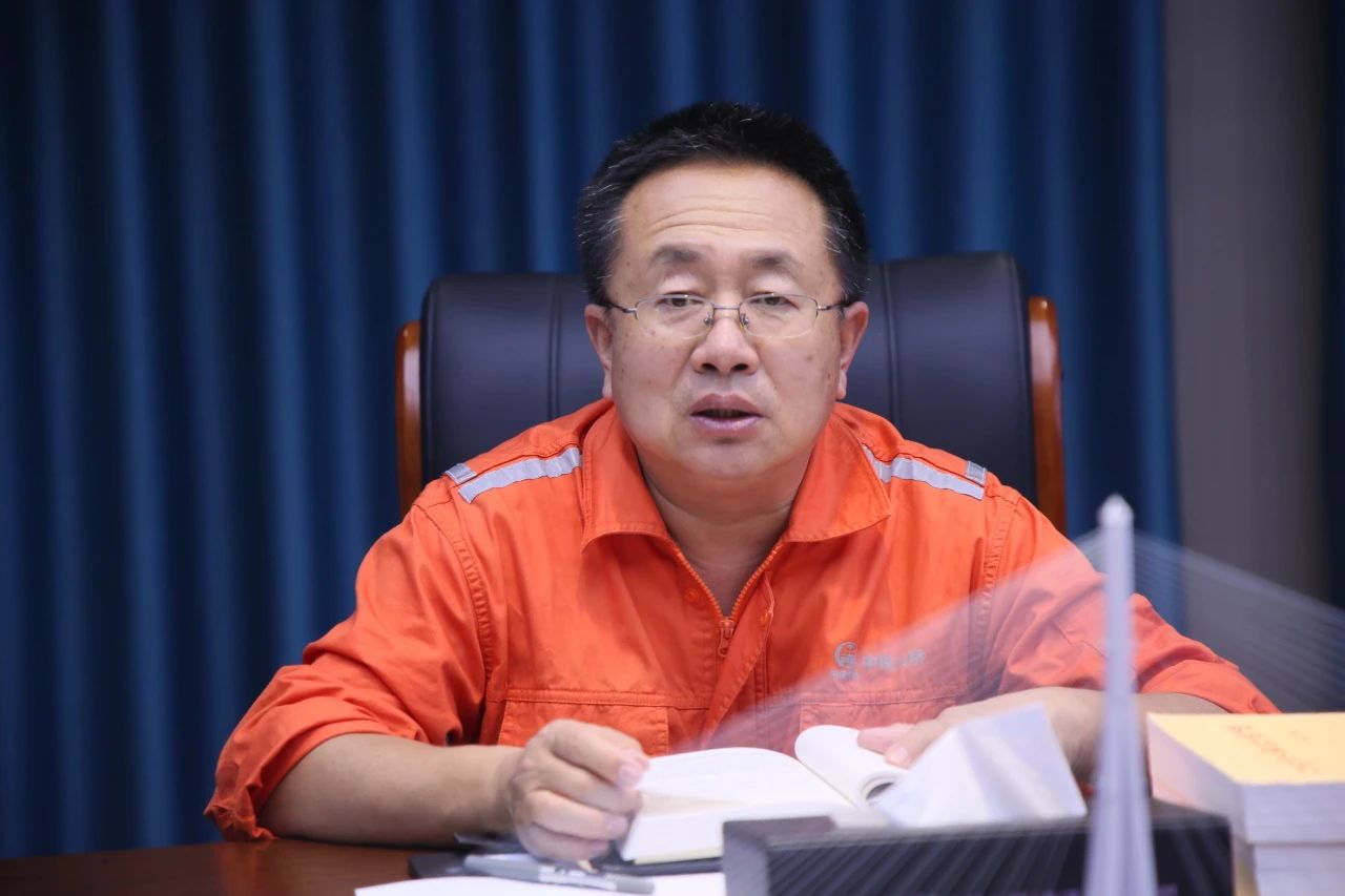 中铁山桥南通公司党委举行学习贯彻习近平新时代中国特色社会主义思想主题教育第一次专题读书班暨2023年中心组第五次集体学习会(图2)