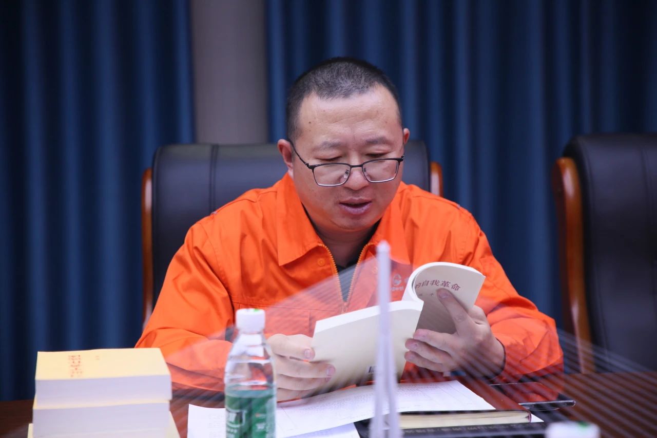 中铁山桥南通公司党委举行学习贯彻习近平新时代中国特色社会主义思想主题教育第一次专题读书班暨2023年中心组第五次集体学习会(图3)